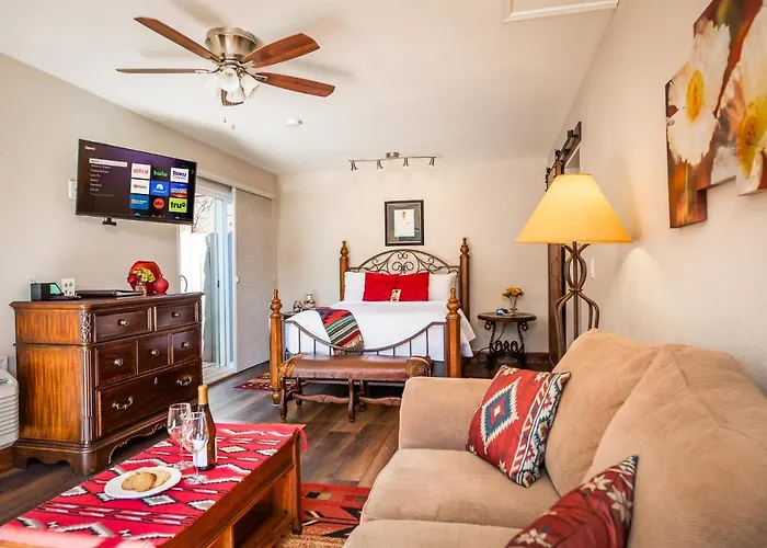 Whispering Creek Bed & Breakfast Couette-café