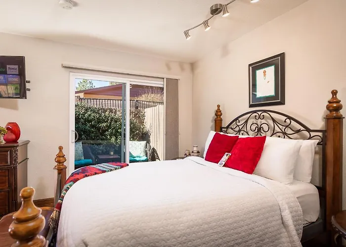 Couette-café Whispering Creek Bed & Breakfast 4*