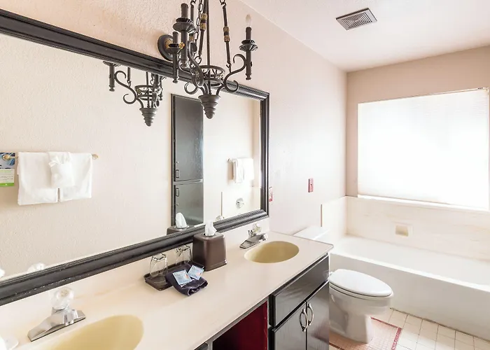 Whispering Creek Bed & Breakfast Couette-café